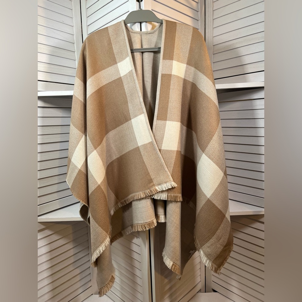 NWOT UNIQLO PONCHO